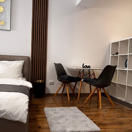 Central Studio Bucharest Boekarest Buitenkant foto